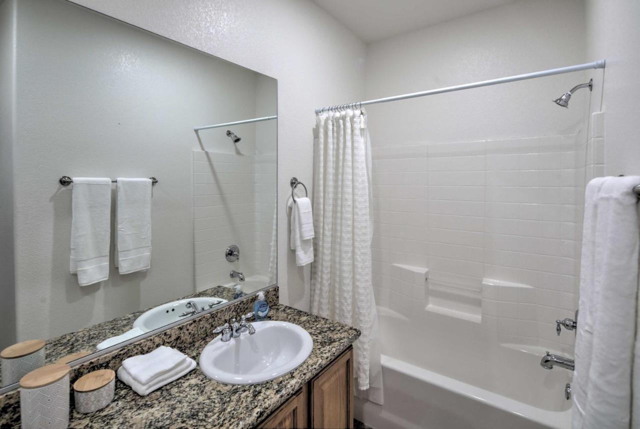 Desert Condo With Pool About 3 Miles To Colorado River! Bullhead City Exteriör bild